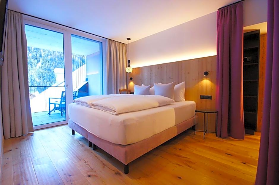 Hotel Die Arlbergerin - Design & Tiroler Gemütlichkeit