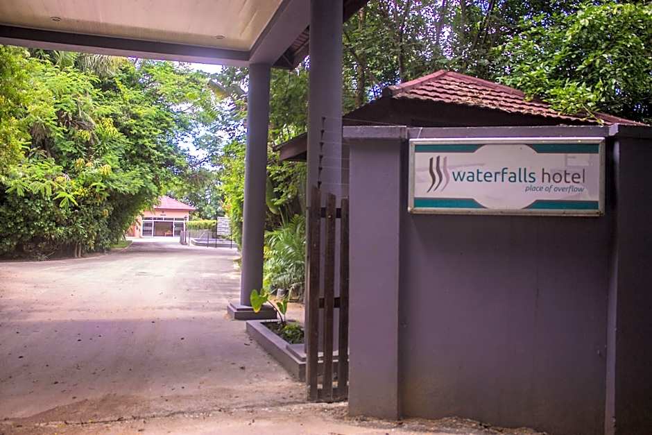 Waterfalls Hotel