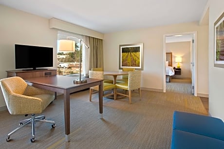 1 King 1Bth Micwv/Fridge/Wet Bar Suite Ns