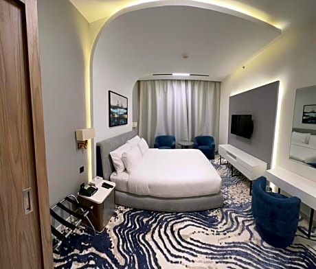 Royal Suite - Complimentary Transfer to Bluewater Island and JBR