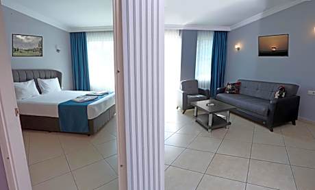 Family Room with Garden View