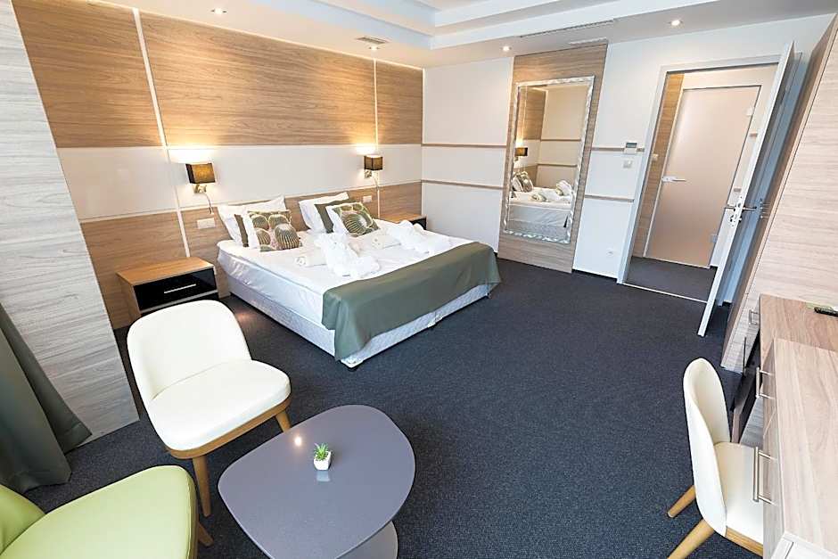 Hotel Zena Beauty & Shopping Center