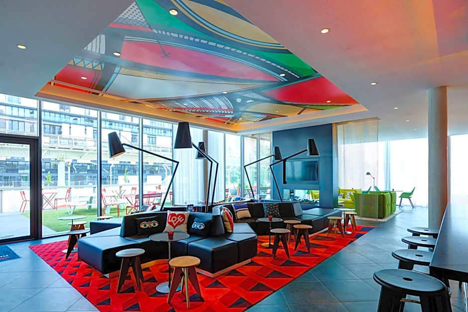 citizenM Paris La Défense