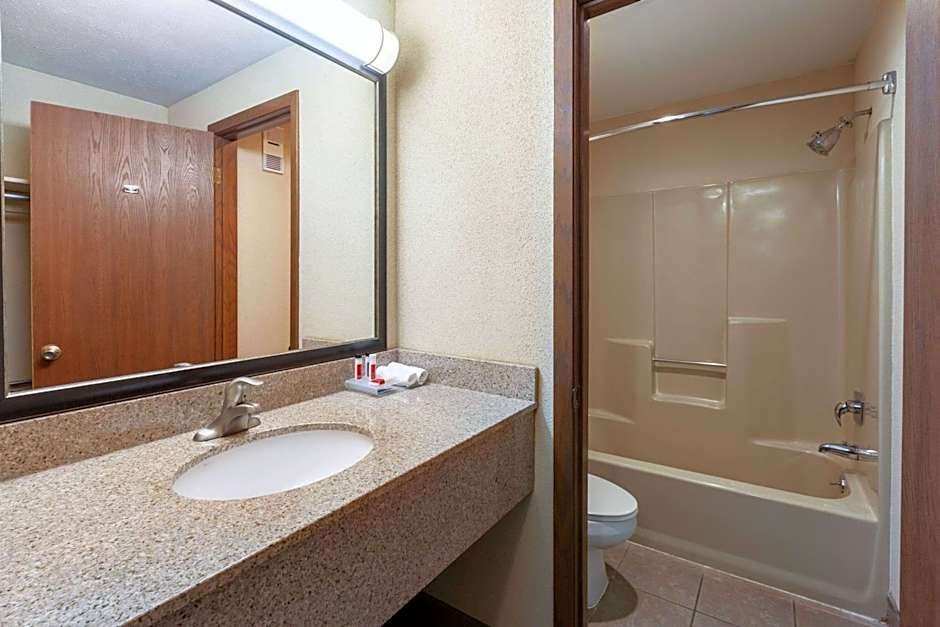 Baymont by Wyndham St. Ignace Lakefront