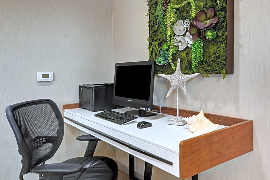 Holiday Inn Express Newport Beach By IHG
