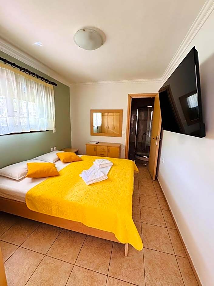 Anassa Deluxe Apartments & Studios