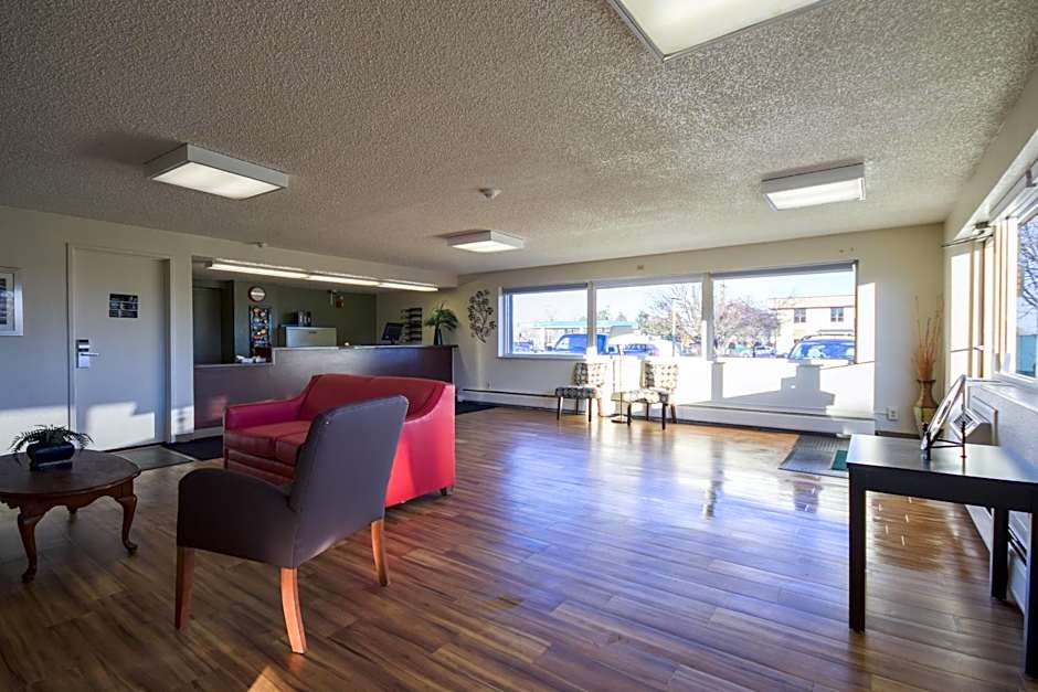 HomeTowne Studios Denver - Lakewood West