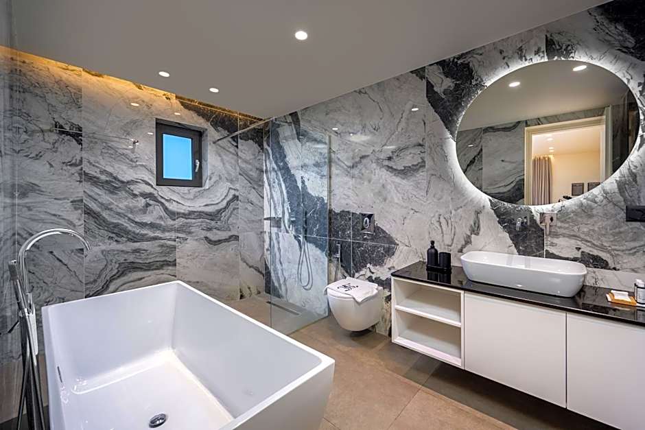 Monarco Executive Rooms