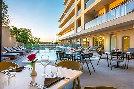 Poseidon Beach Resort - Premium All Inclusive & Free Riviera Beach Access