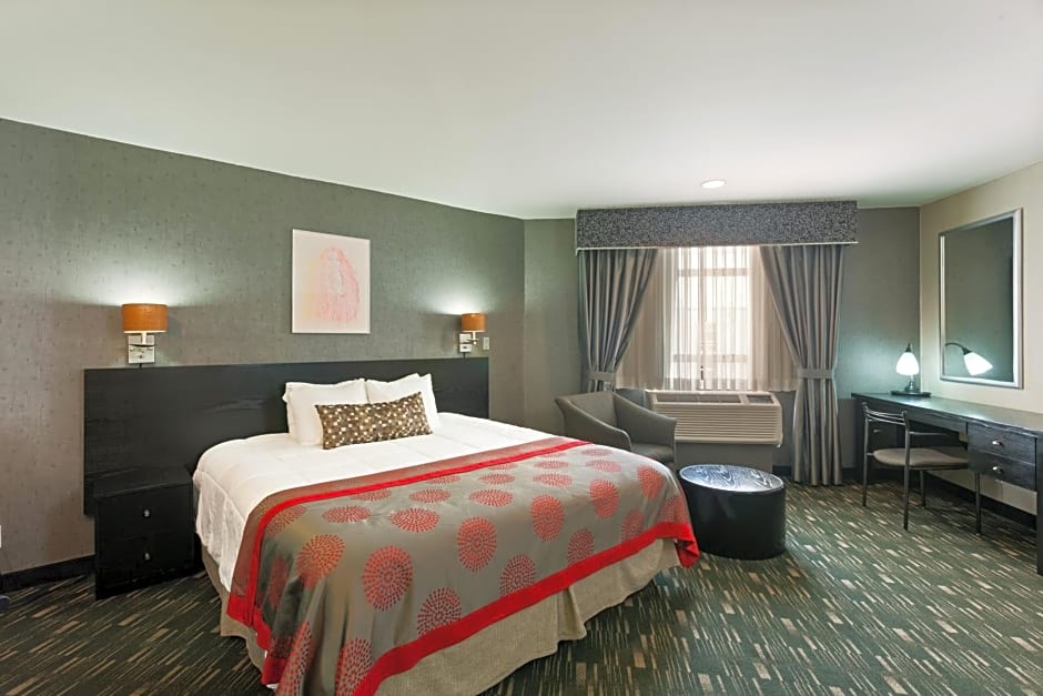 Ramada Plaza by Wyndham West Hollywood Hotel & Suites