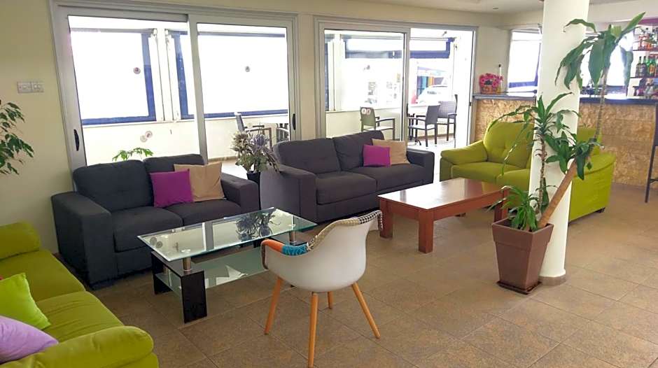 Daphne Hotel Apartments