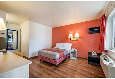 Queen Room - Disability Access - Roll in Shower