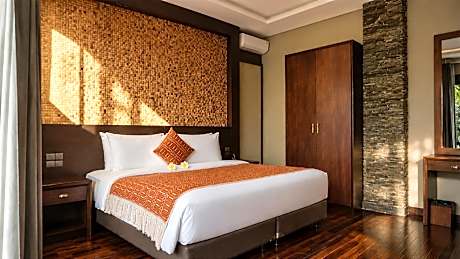 Double or Twin Room with Swimming Pool Access
