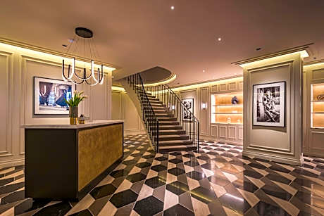 The Amsterdam by Viadora