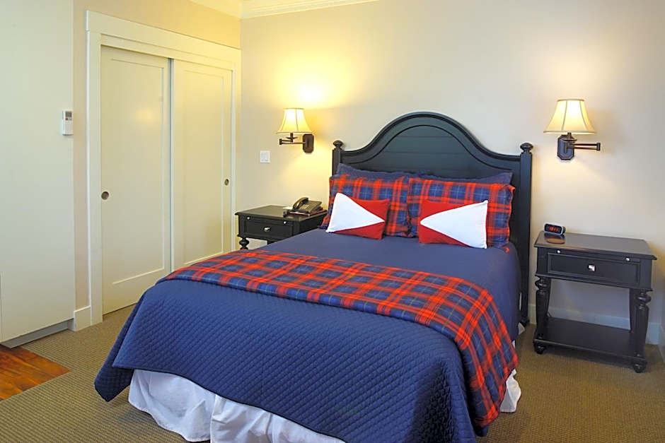 Deluxe 1 Queen Bed — 4 fotoğraftan 1. fotoğraf