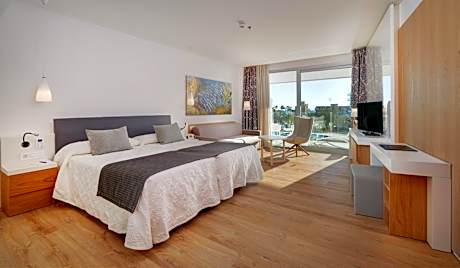 Double Room with Pool View