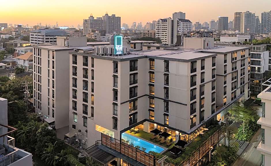 Cross Vibe Bangkok Sukhumvit