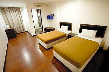 Standard - (2 Single Beds)