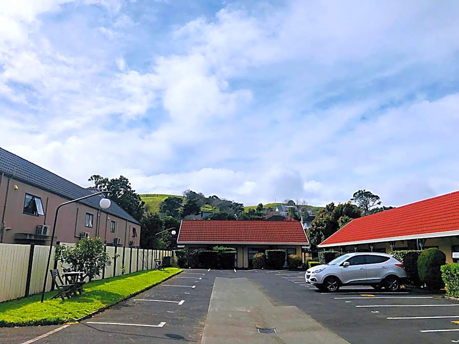 Tudor Court Motor Lodge