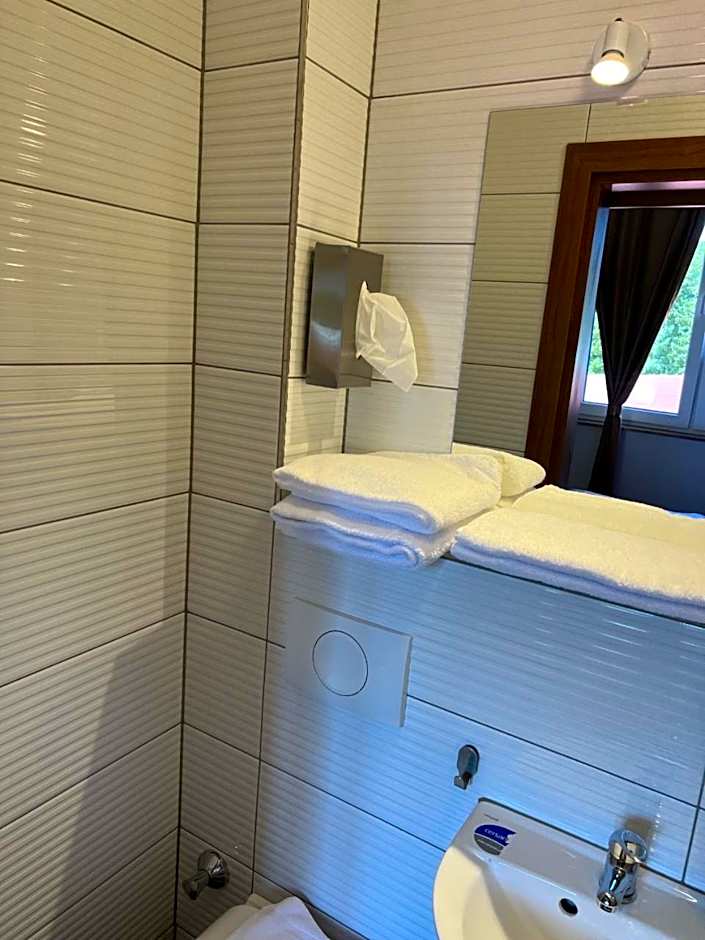 Hotel Pasa Paradies KOSTENLOSE PARKPLÄTZE