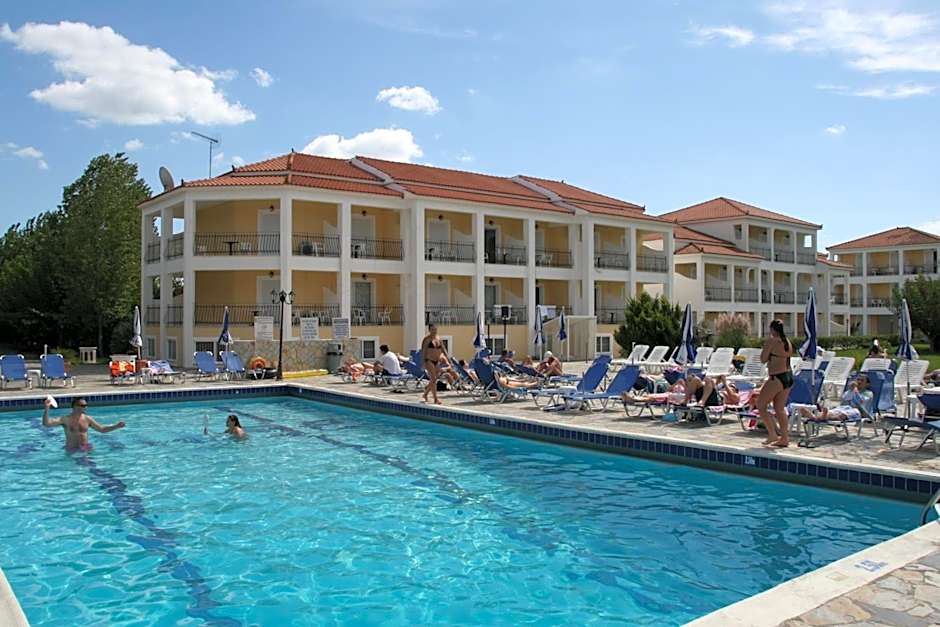 Village Inn Studios & Family Apartments