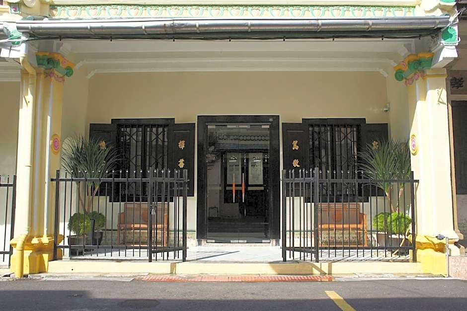 Heeren Palm Suites