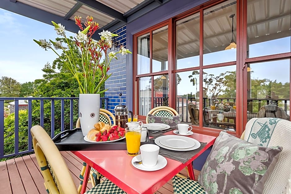 Blue Rosella on Piper