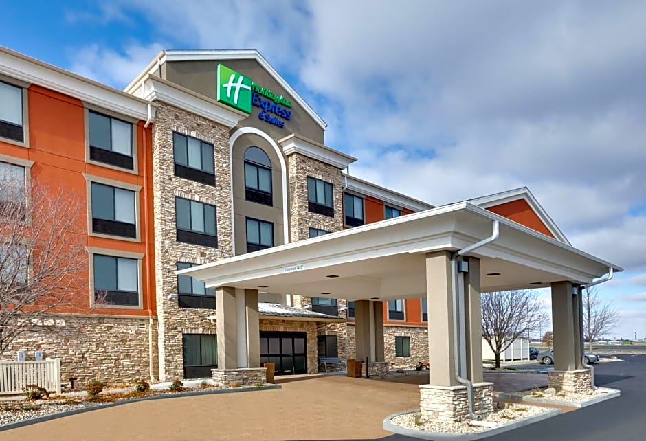 Holiday Inn Express & Suites Mitchell