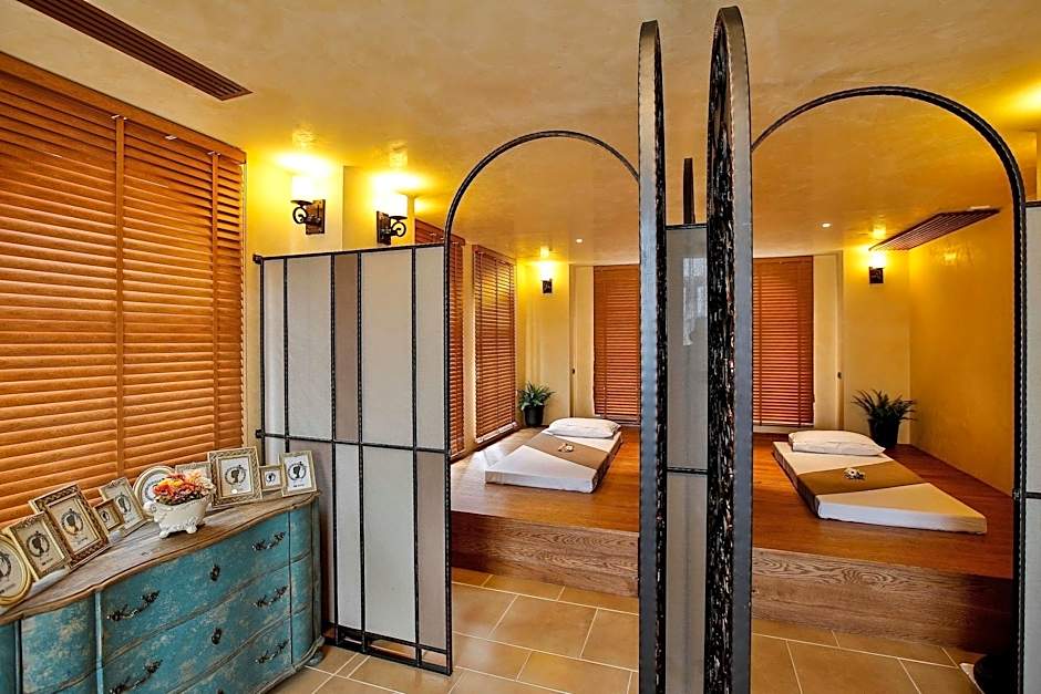 Toscana Valley Town Square Suites