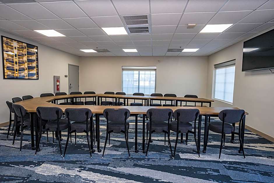 Comfort Inn & Suites River City Decatur