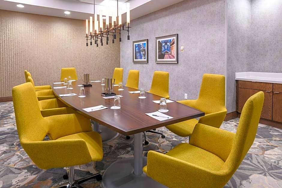 Hilton Garden Inn Cincinnati Midtown