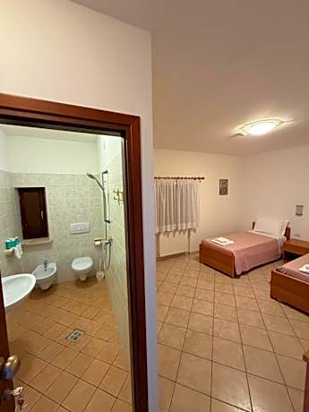 Economy Twin Room