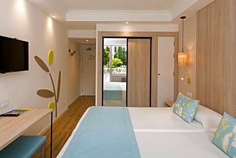Twin Room with Pool View