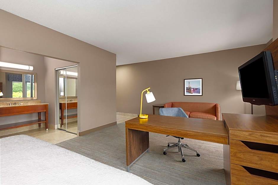 Hampton Inn By Hilton And Suites Harrisburg/North, Pa
