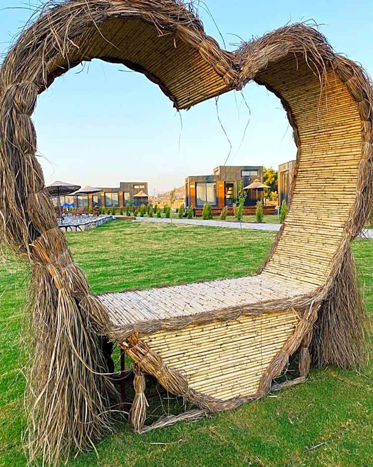 Lavira Tiny House Village