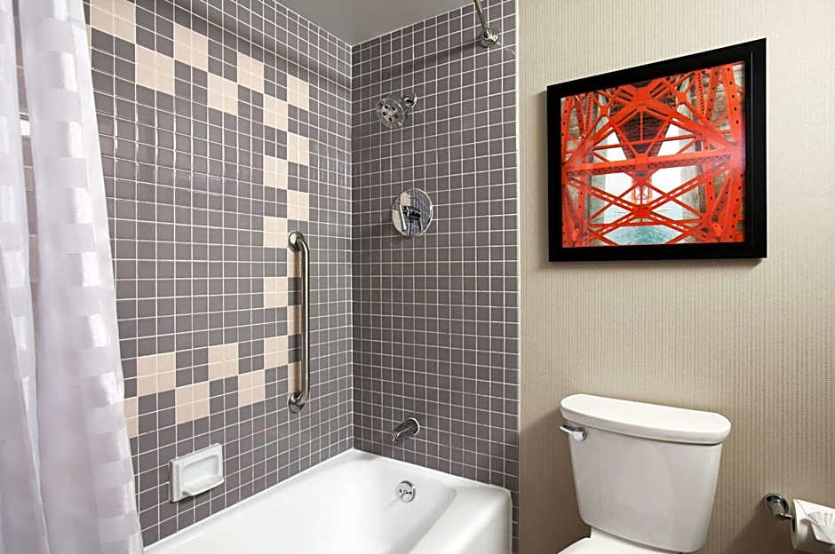 Embassy Suites by Hilton San Francisco Airport Waterfront