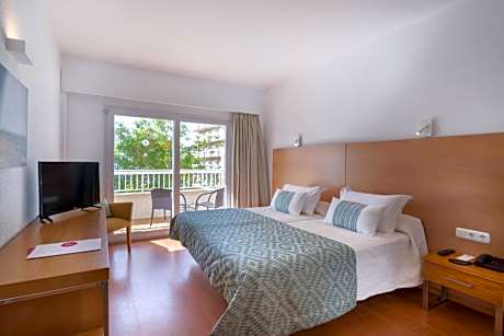 Double Room with Balcony - High Floor