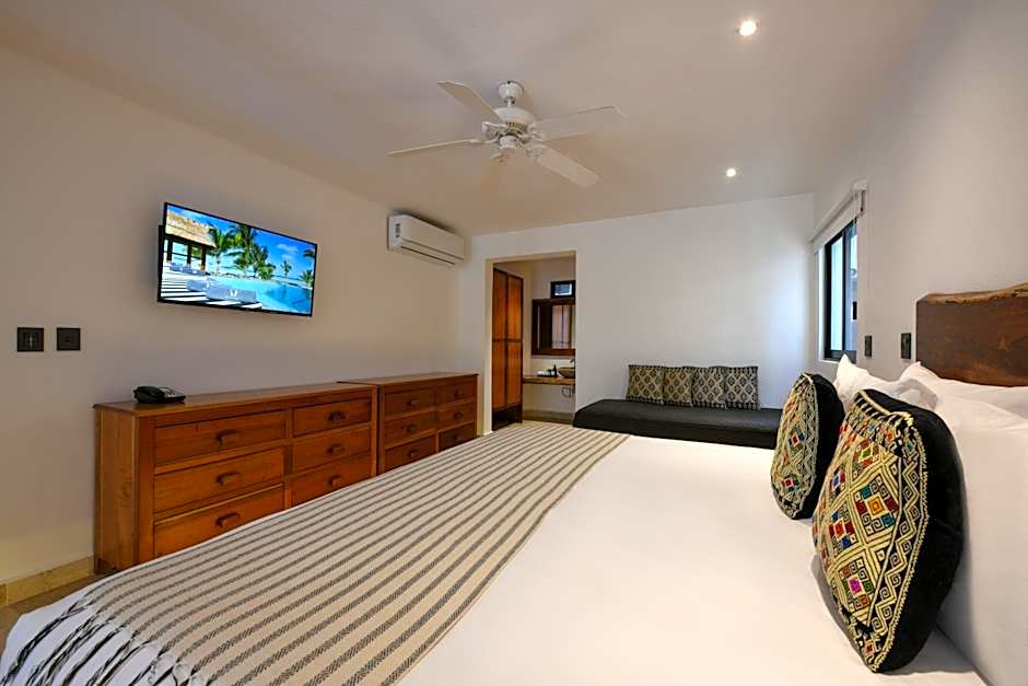 Casa del Jaguar Beach Hotel