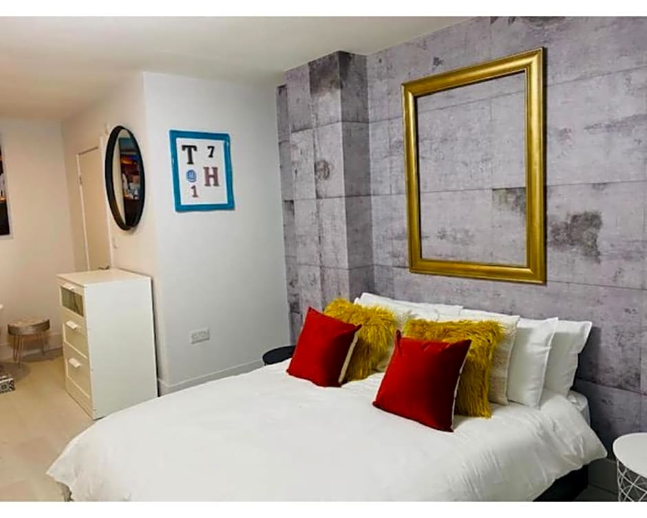 Townhouse PLUS @ Lower Beth Street Stoke