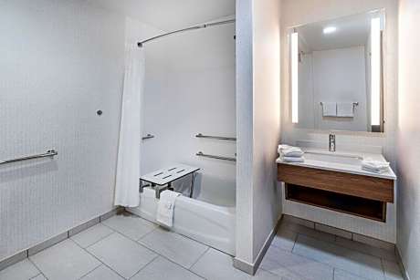 Queen Room with Two Queen Beds - Disability Access Hearing Accessible - Roll-In Shower