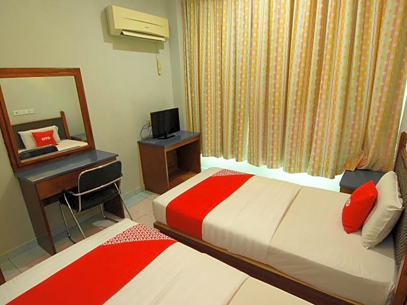 OYO 89642 Highway Inn