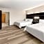 Holiday Inn Express & Suites - Hardeeville-Hilton Head by IHG