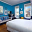 Independence Square 205, Stylish Hotel Room with AC, Great Location in Aspen