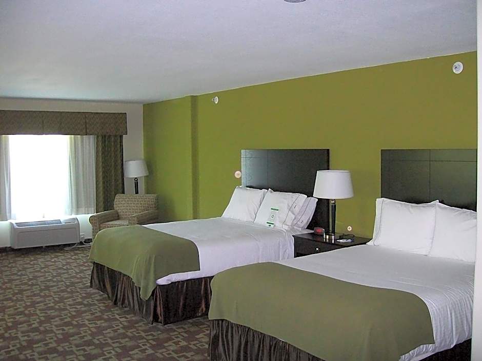 Holiday Inn Express Hotel & Suites Kansas City Sports Complex By IHG