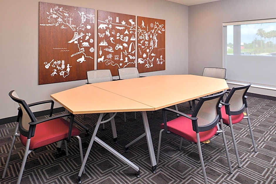 TownePlace Suites by Marriott Laplace