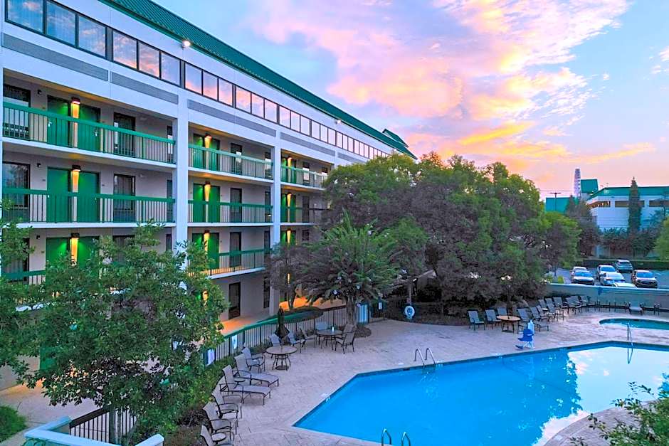 Quality Inn Near the Island Pigeon Forge