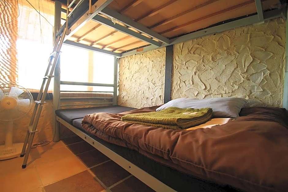 Taketomijima Guesthouse and je Taime