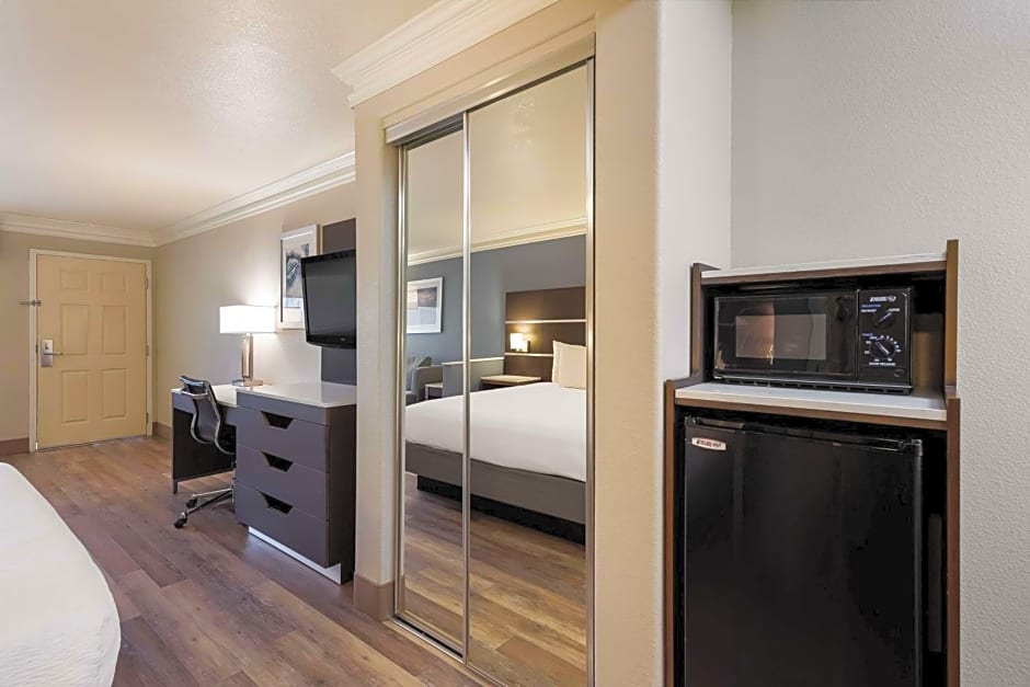 Best Western Inn & Suites Lemoore