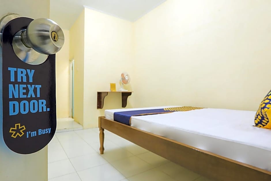 OYO 2371 Islami Family Residence