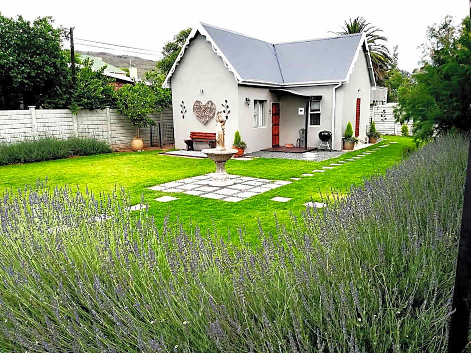 Tranquil House B&B @ 1 College Ave